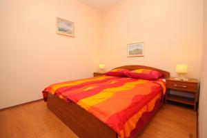Two-Bedroom Apartment with Balcony and Sea View room in Apartments by the sea Kukljica Ugljan - 8253