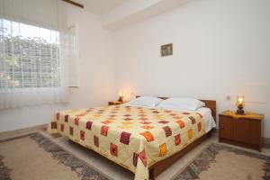 Two-Bedroom Apartment with Terrace room in Apartments with a parking space Kukljica Ugljan - 8277