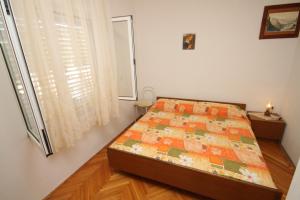 One-Bedroom Apartment with Balcony and Sea View room in Apartments with a parking space Kukljica Ugljan - 8277