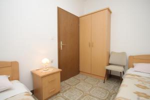 Apartment Kukljica 8277b