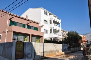 Apartments by the sea Duce, Omis - 8633