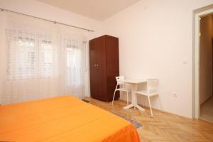 Apartments by the sea Duce, Omis - 8633