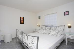 Apartments by the sea Okrug Gornji, Ciovo - 8625