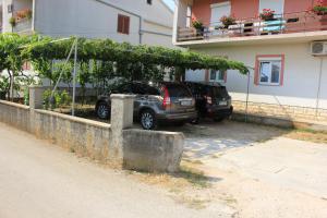 Apartments by the sea Tkon Pasman 8302