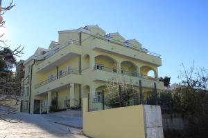 Family friendly apartments with a swimming pool Okrug Gornji, Ciovo - 8626