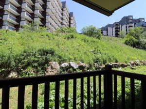 Appartement confortable entre pistes et commerces avec WIFI et terrasse - FR-1-502-392