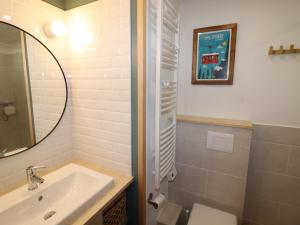 Studio rénové avec balcon, proche des pistes à Tignes, WiFi inclus - FR-1-502-435