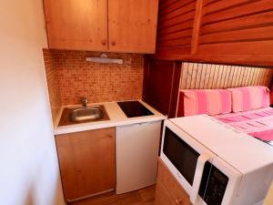 Studio Fonctionnel Proche Pistes avec Balcon - FR-1-502-444