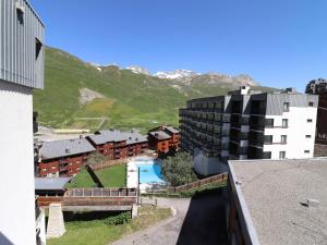 Studio Fonctionnel Proche Pistes avec Balcon - FR-1-502-444