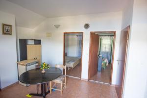 Secluded fishermans cottage Cove Ladjin - Landjin, Pasman - 8500