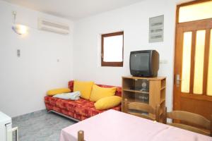 Apartments by the sea Kukljica, Ugljan - 8316