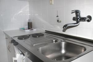 Apartments with a parking space Povlja, Brac - 8628