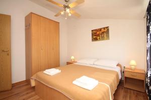 Apartments by the sea Banj, Pasman - 8206