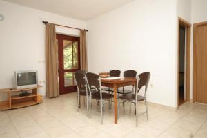 Apartments by the sea Tkon, Pasman - 8376