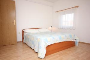 Apartments by the sea Poljana, Ugljan - 8450