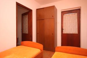 Apartments by the sea Zdrelac - Pasman - 8405