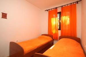 Apartments by the sea Zdrelac - Pasman - 8405