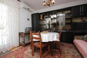 Apartments by the sea Preko, Ugljan - 8472