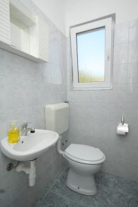 Apartments by the sea Tkon, Pasman - 8454