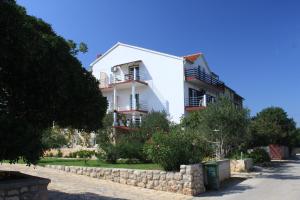 Apartments by the sea Tkon - Pasman - 8458
