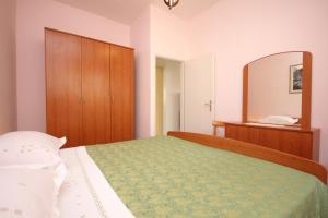 Apartments by the sea Kali, Ugljan - 8503