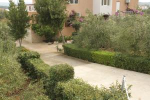 Apartments with a parking space Mrljane, Pasman - 8517