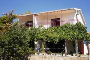 Apartments with parking space Rastici, Ciovo - 8646