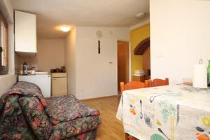 Apartments with a parking space Susica, Ugljan - 8467