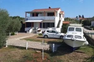 Apartments and rooms with parking space Susica, Ugljan - 8265 - Rivanj