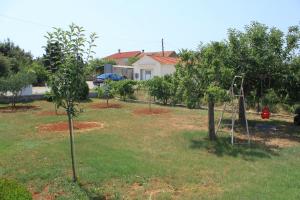 Apartments and rooms with parking space Susica, Ugljan - 8265