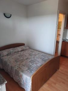 Apartments and rooms with parking space Susica, Ugljan - 8265