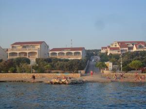 Apartments by the sea Mandre, Pag - 8655 