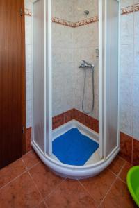 Apartments with parking space Pasman - 8214