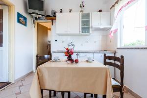 Apartments with parking space Kukljica, Ugljan - 8238