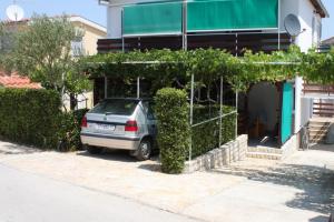 Apartments by the sea Tkon, Pasman - 8244