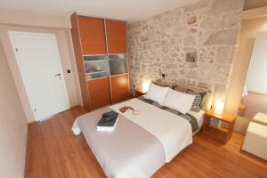 Apartments by the sea Poljana, Ugljan - 8432