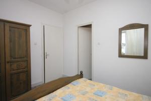 Apartments by the sea Kali, Ugljan - 8270