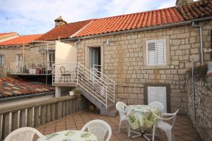 Apartments by the sea Cavtat, Dubrovnik - 8610 