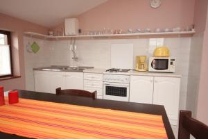 Apartments by the sea Preko, Ugljan - 8522