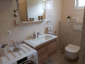 Apartments with parking space Slatine, Ciovo - 8658