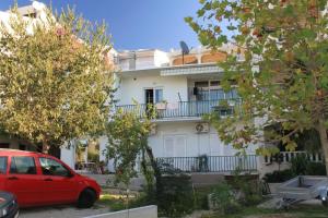 Apartments by the sea Tucepi, Makarska - 8742