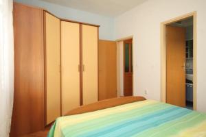 Apartments by the sea Tucepi, Makarska - 8742