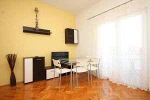 Apartments by the sea Tucepi, Makarska - 8742