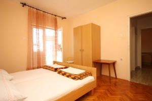 Apartments with parking space Razanj, Rogoznica - 8360