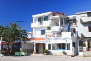 Apartments and rooms by the sea Kukljica, Ugljan - 8408