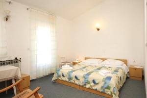 One-Bedroom Apartment with Terrace and Sea View room in Apartments and rooms by the sea Kukljica Ugljan - 8408