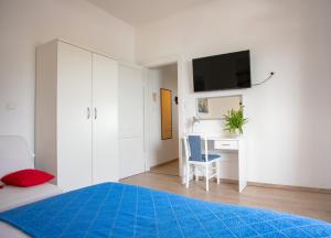 Family friendly seaside apartments Duce, Omis - 8668