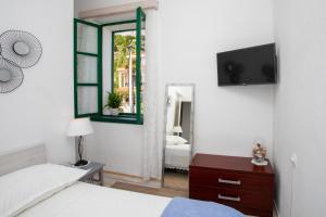 Family friendly seaside apartments Duce, Omis - 8668