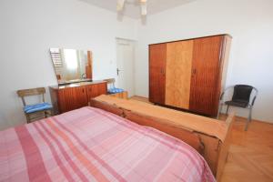 Apartments by the sea Suhi Potok, Omis - 8676