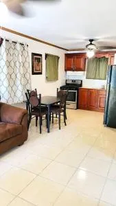 2 bedroom apartmen in the heart of west end! - Gravel Bay